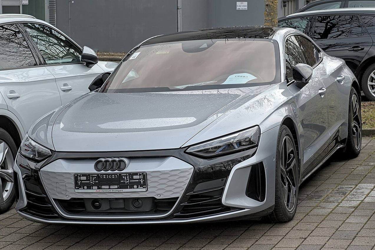 2024 Audi e-tron GT Premium Plus