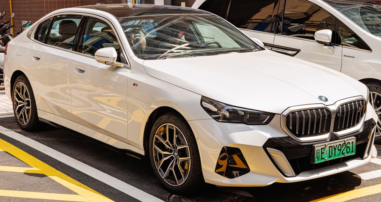 2024 BMW i5 eDrive40