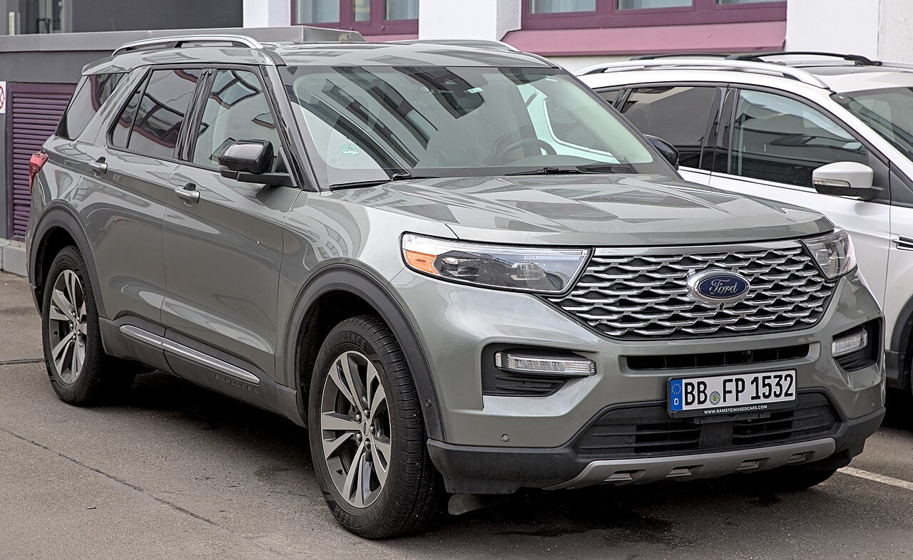 2024 Ford Explorer ST-Line