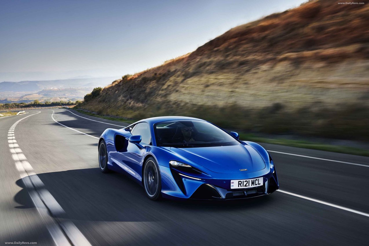 2024 McLaren Artura Base