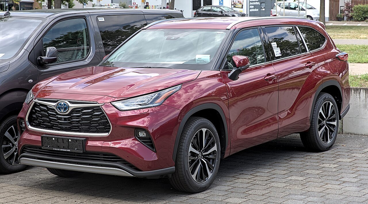 2024 Toyota Highlander Hybrid XLE