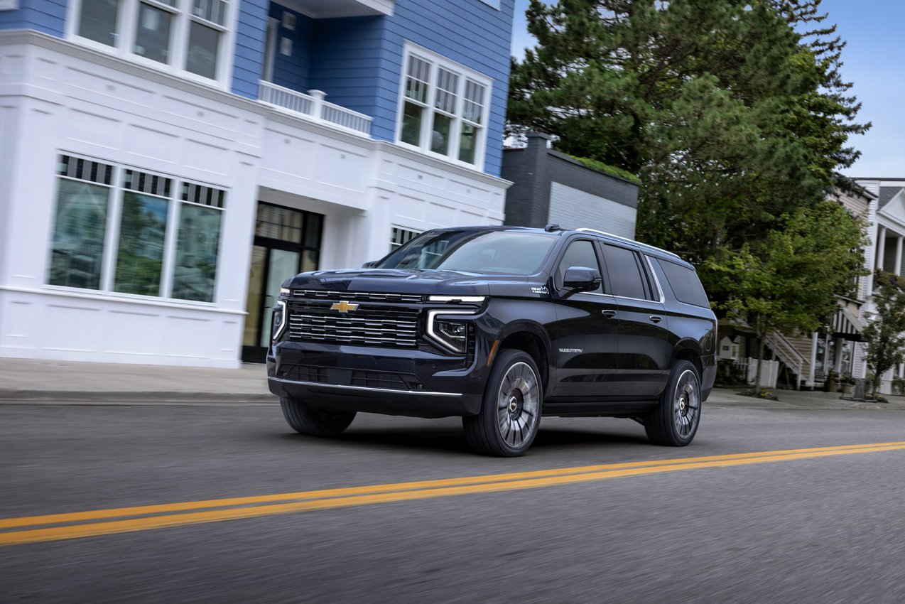 2025 Chevrolet Suburban LT