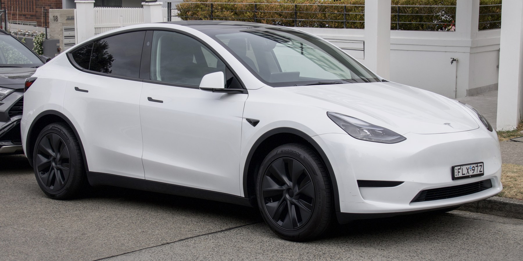 2025 Tesla Model Y RWD