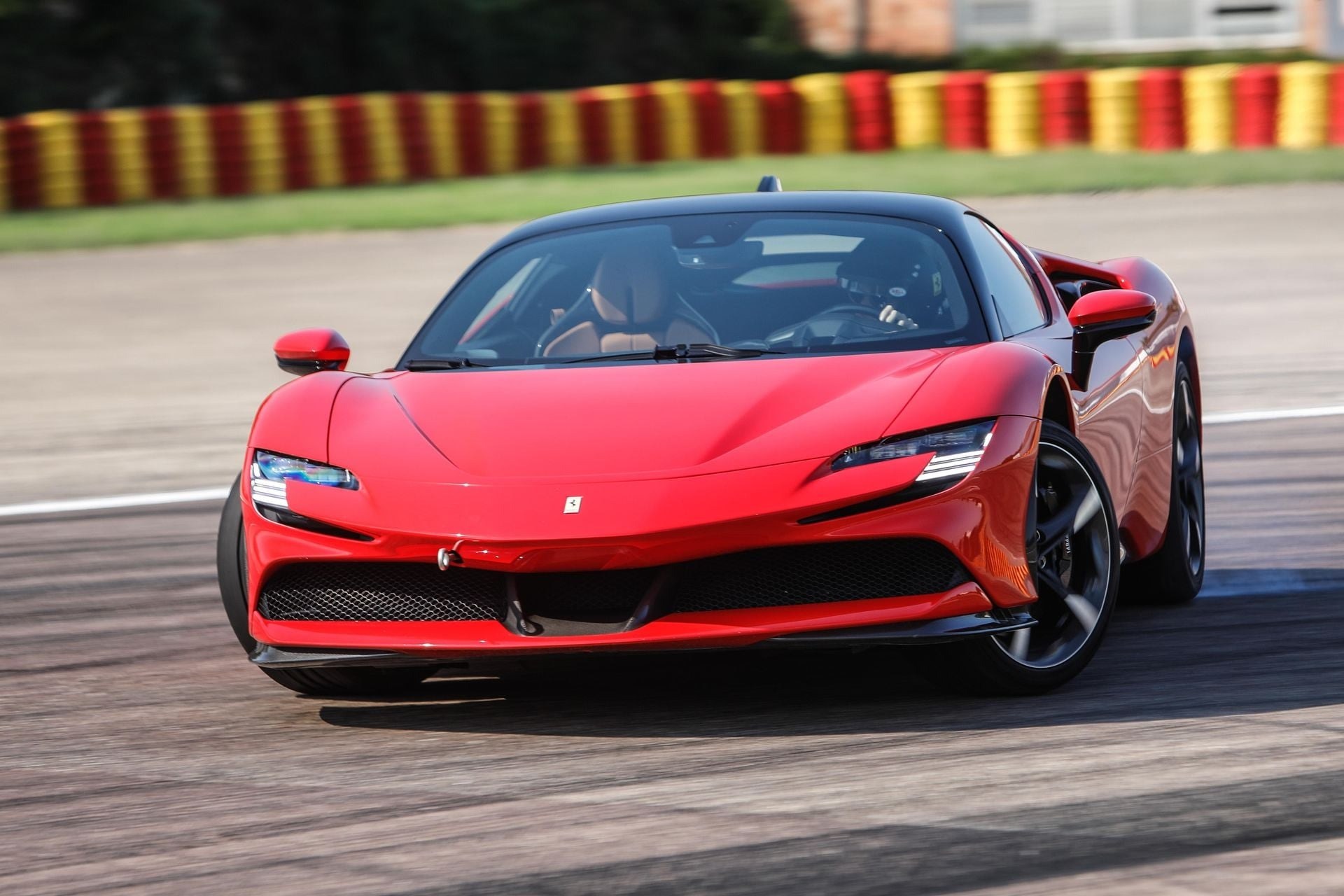 2024 Ferrari SF90 Stradale Base